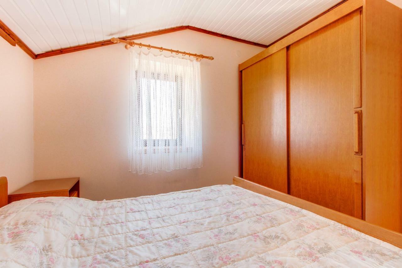 Apartment Danilo มาลีโลชินจ์ ภายนอก รูปภาพ