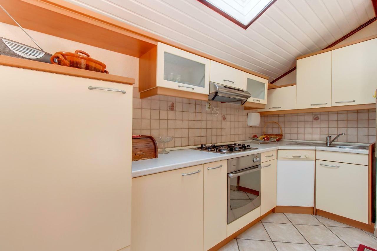 Apartment Danilo มาลีโลชินจ์ ภายนอก รูปภาพ